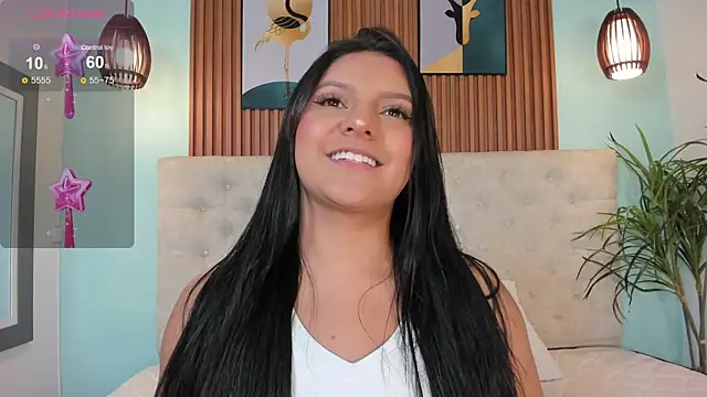 NicolleeEvanss online show from February 17, 2025, 12:05 pm