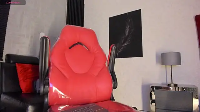 Lil Curved online show from October 19, 2025, 11:46 am