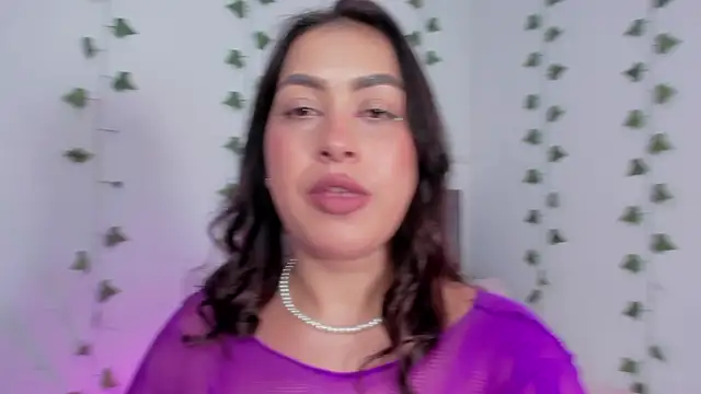 Snapshot of Miaa_Garcia chatting on July 31, 2026, 10:18 pm Miaa Garcia online show from July 31, 2026, 10:18 pm