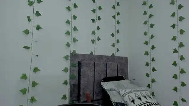 Snapshot of Miaa_Garcia chatting on May 16, 2026, 9:25 pm Miaa Garcia online show from May 16, 2026, 9:25 pm