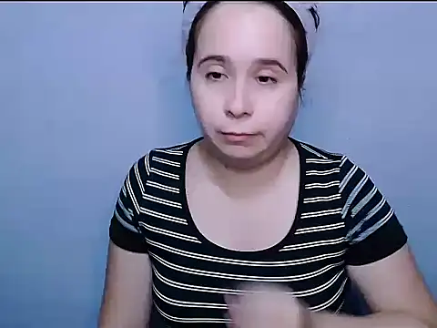 SubLayla01 online show from November 5, 2025, 6:00 pm