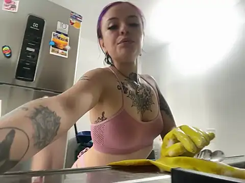 Snapshot of Alicia_Ortiiz chatting on December 20, 2024, 9:17 pm Alicia Ortiiz online show from December 20, 2024, 9:17 pm