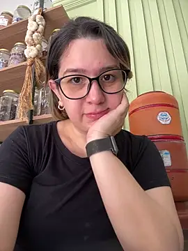 Snapshot of amooraaamoon chatting on October 16, 2025, 1:08 pm amooraaamoon online show from October 16, 2025, 1:08 pm