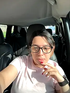 Snapshot of amooraaamoon chatting on November 15, 2025, 12:09 pm amooraaamoon online show from November 15, 2025, 12:09 pm