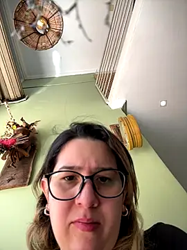 Snapshot of amooraaamoon chatting on October 17, 2025, 1:35 pm amooraaamoon online show from October 17, 2025, 1:35 pm