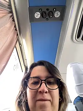 Snapshot of amooraaamoon chatting on November 30, 2025, 1:34 pm amooraaamoon online show from November 30, 2025, 1:34 pm