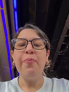 Snapshot of amooraaamoon chatting on November 14, 2025, 2:54 pm amooraaamoon online show from November 14, 2025, 2:54 pm