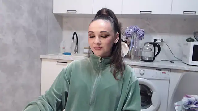Snapshot of StacyMind chatting on February 7, 2025, 6:24 pm StacyMind online show from February 7, 2025, 6:24 pm