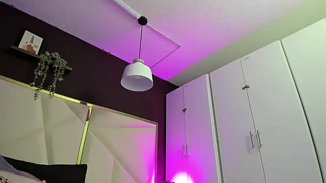 April bowie online show from November 11, 2025, 11:16 am