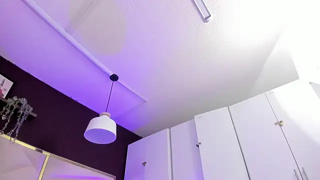 April bowie online show from October 24, 2025, 11:31 am