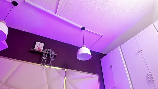 April bowie online show from October 21, 2025, 11:09 am