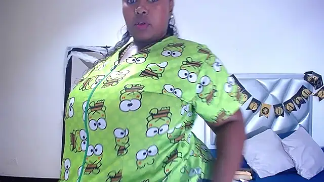 Snapshot of exotic_karmella chatting on October 22, 2025, 1:38 am exotic karmella online show from October 22, 2025, 1:38 am