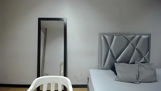 Snapshot of exotic_karmella chatting on October 11, 2025, 8:43 pm exotic karmella online show from October 11, 2025, 8:43 pm