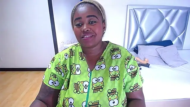 Snapshot of exotic_karmella chatting on November 19, 2025, 8:31 pm exotic karmella online show from November 19, 2025, 8:31 pm