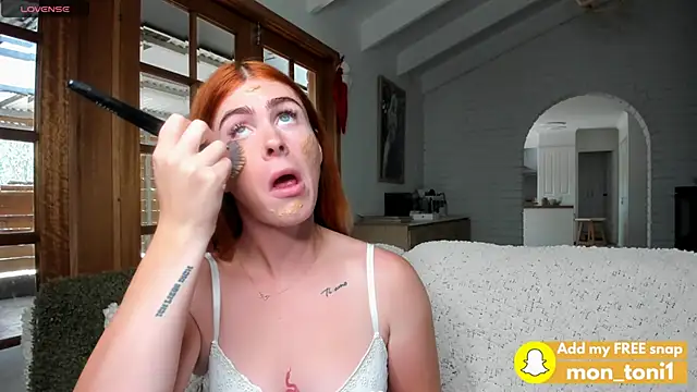 Snapshot of aus_queen chatting on February 28, 2025, 3:37 am aus queen online show from February 28, 2025, 3:37 am