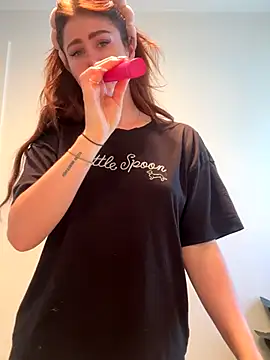 Snapshot of aus_queen chatting on November 28, 2025, 12:11 am aus queen online show from November 28, 2025, 12:11 am