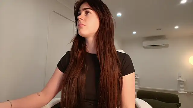 Snapshot of aus_queen chatting on November 3, 2025, 11:19 pm aus queen online show from November 3, 2025, 11:19 pm