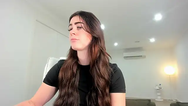 Snapshot of aus_queen chatting on October 18, 2025, 12:12 am aus queen online show from October 18, 2025, 12:12 am