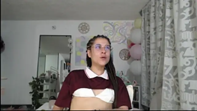 Snapshot of Hellen_dumont chatting on May 8, 2026, 12:25 am Hellen dumont online show from May 8, 2026, 12:25 am