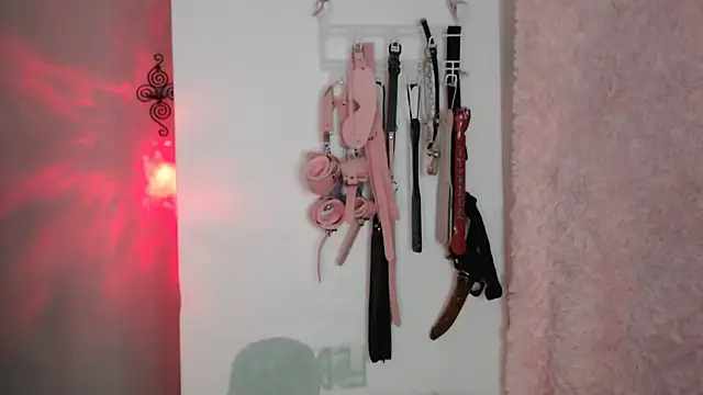 Hellen dumont online show from March 1, 2026, 2:00 am