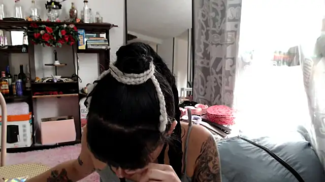 Hellen dumont online show from February 14, 2026, 7:58 pm