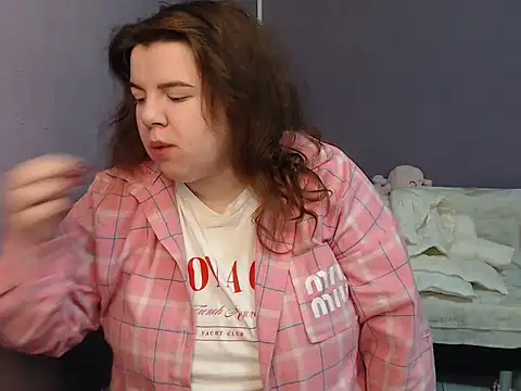 Snapshot of so_shy chatting on October 19, 2025, 7:00 am so shy online show from October 19, 2025, 7:00 am