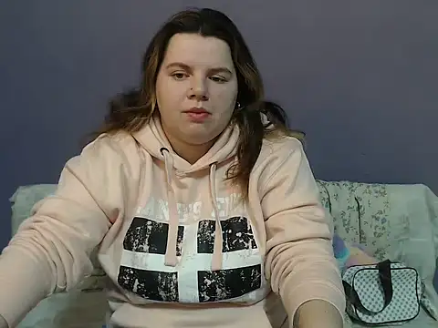 Snapshot of so_shy chatting on November 21, 2025, 7:51 am so shy online show from November 21, 2025, 7:51 am