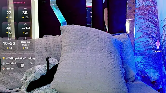 Snapshot of honey_skin chatting on November 4, 2025, 1:42 am honey skin online show from November 4, 2025, 1:42 am