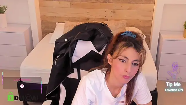 Snapshot of candy_summer28 chatting on October 23, 2025, 7:12 pm candy summer28 online show from October 23, 2025, 7:12 pm