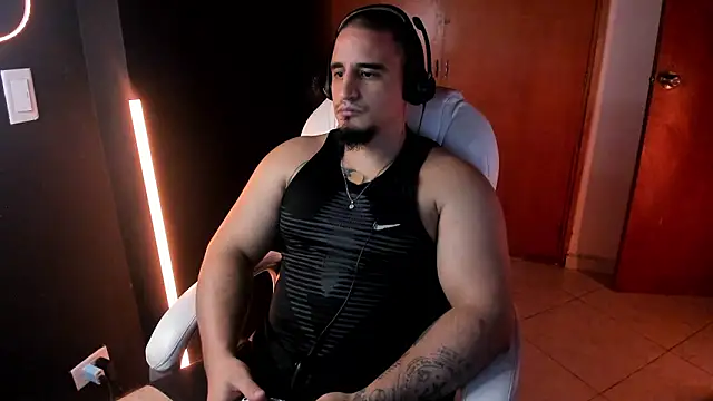 Snapshot of kingbear777 chatting on February 16, 2026, 4:00 am kingbear777 online show from February 16, 2026, 4:00 am