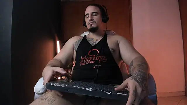 Snapshot of kingbear777 chatting on February 22, 2026, 6:27 am kingbear777 online show from February 22, 2026, 6:27 am