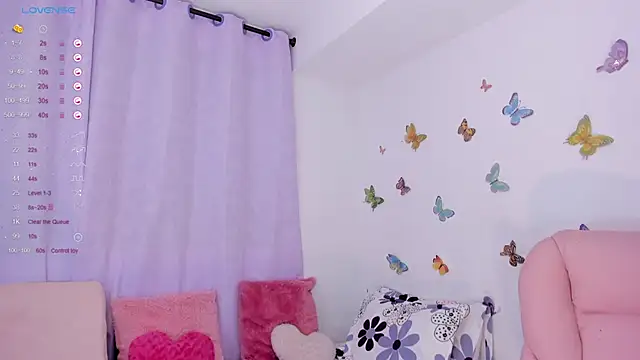 Snapshot of _Arianna08_ chatting on December 23, 2024, 8:11 am  Arianna08  online show from December 23, 2024, 8:11 am