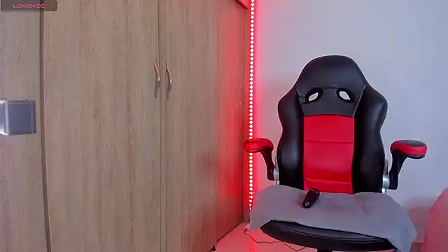 Snapshot of barbiee_ebony chatting on November 10, 2025, 4:06 am barbiee ebony online show from November 10, 2025, 4:06 am