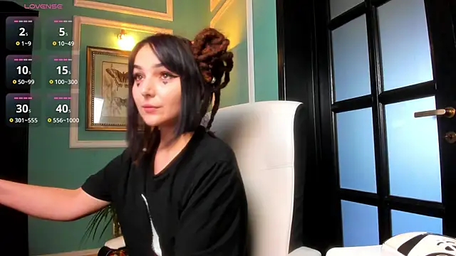 Snapshot of 1Munique chatting on October 16, 2025, 11:51 am 1Munique online show from October 16, 2025, 11:51 am