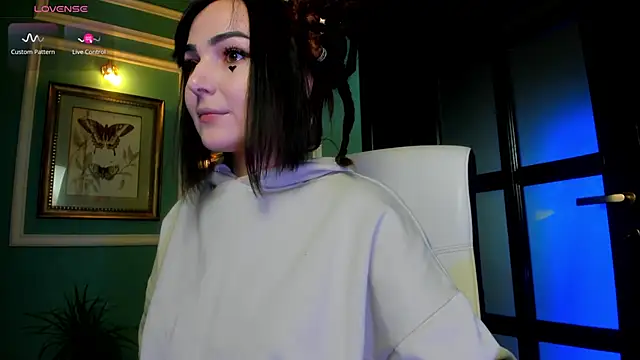 Snapshot of 1Munique chatting on October 9, 2025, 12:06 pm 1Munique online show from October 9, 2025, 12:06 pm