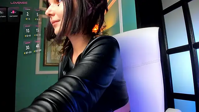 Snapshot of 1Munique chatting on October 25, 2025, 10:58 am 1Munique online show from October 25, 2025, 10:58 am