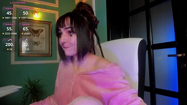 Snapshot of 1Munique chatting on December 1, 2025, 11:33 am 1Munique online show from December 1, 2025, 11:33 am