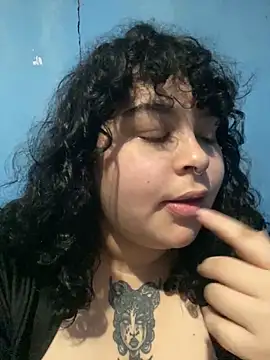 Snapshot of Kimberliprivv chatting on May 15, 2026, 9:24 pm Kimberliprivv online show from May 15, 2026, 9:24 pm