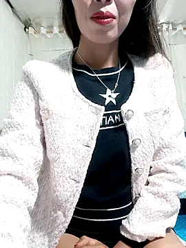 Snapshot of Sweet_Toy20 chatting on November 19, 2025, 10:32 pm Sweet Toy20 online show from November 19, 2025, 10:32 pm