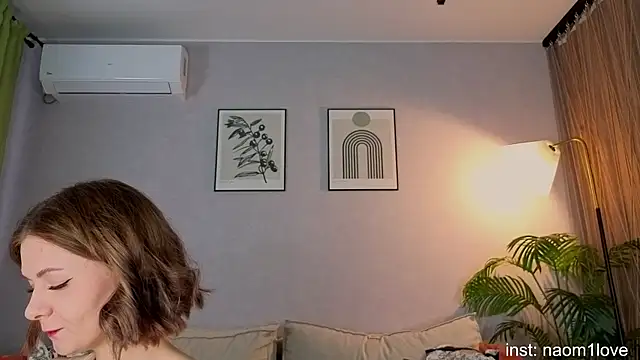 Naomi Girly online show from June 13, 2026, 6:06 pm