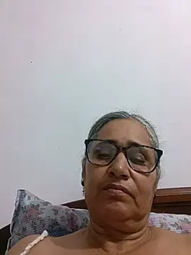 Snapshot of _candi chatting on June 4, 2026, 11:42 pm candi online show from June 4, 2026, 11:42 pm