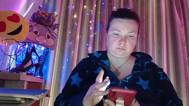 amorelara online show from April 29, 2026, 7:56 am