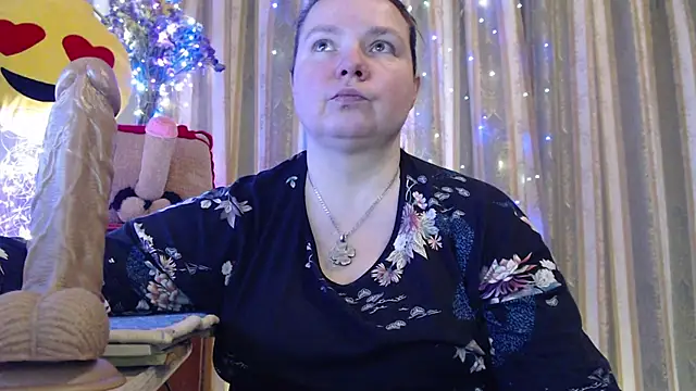 amorelara online show from February 21, 2026, 9:22 am