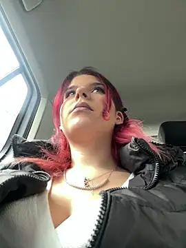 Snapshot of RiriRoseey chatting on February 7, 2026, 8:44 am RiriRoseey online show from February 7, 2026, 8:44 am