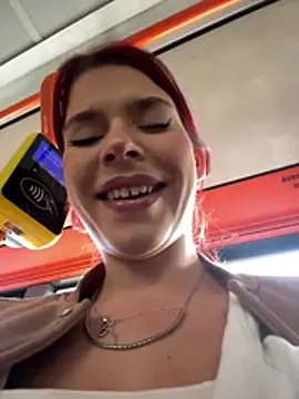 Snapshot of RiriRoseey chatting on March 19, 2026, 9:09 am RiriRoseey online show from March 19, 2026, 9:09 am