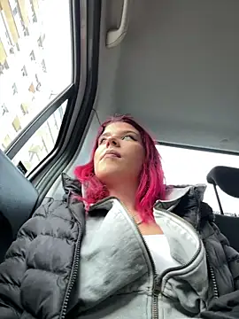 RiriRoseey online show from February 1, 2026, 8:45 am