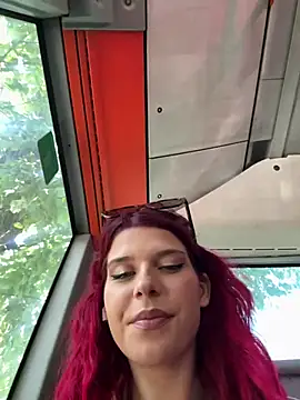 RiriRoseey online show from July 28, 2026, 8:33 am