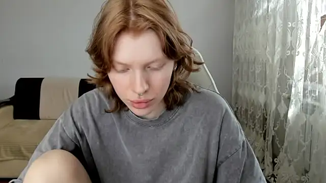 Snapshot of StellaDavis chatting on May 13, 2026, 10:44 am StellaDavis online show from May 13, 2026, 10:44 am