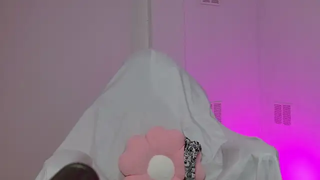 Snapshot of hantonella_ chatting on October 31, 2025, 1:08 pm hantonella online show from October 31, 2025, 1:08 pm