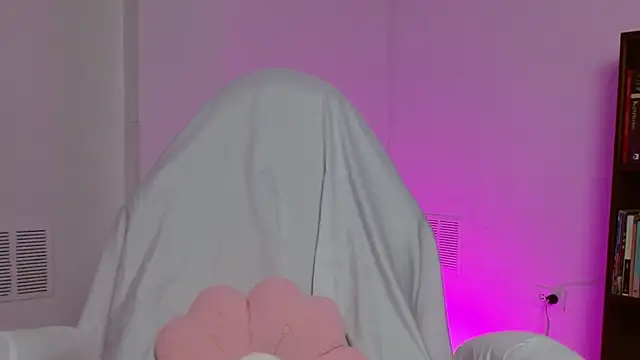 Snapshot of hantonella_ chatting on October 30, 2025, 9:01 pm hantonella online show from October 30, 2025, 9:01 pm